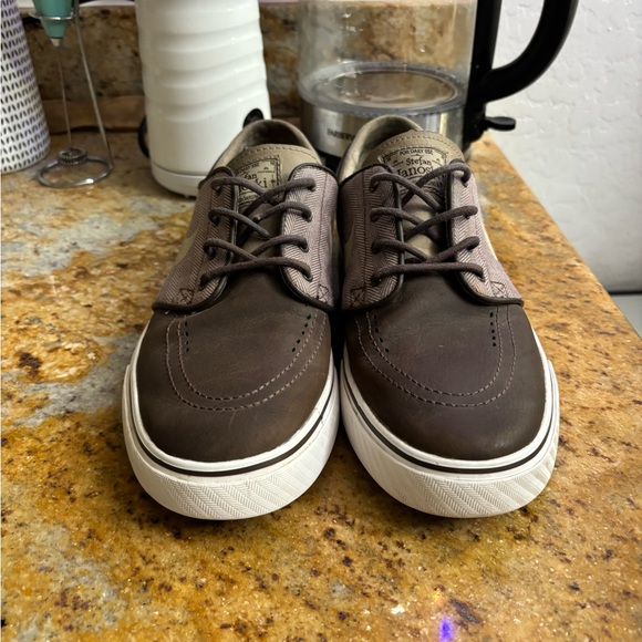 Nike Brown and Tan janoski size 8.5 - Picture 2 of 9
